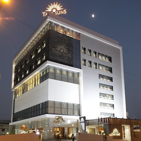 Hotel Tara Suns Vadodara Exterior foto